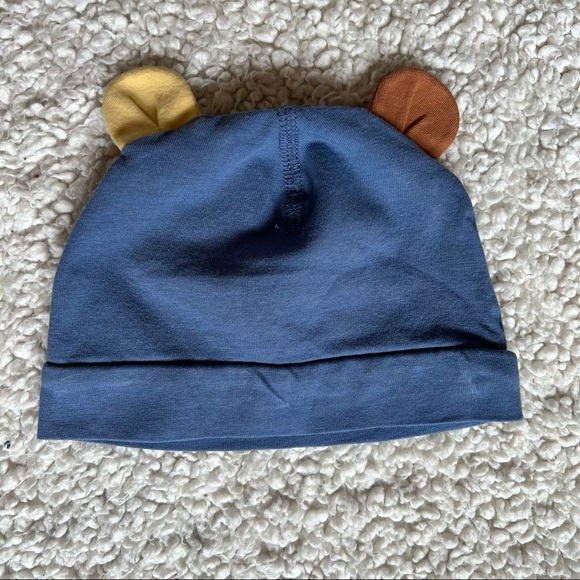 H&M Baby Onesie & Cap Set - Picture 4 of 6